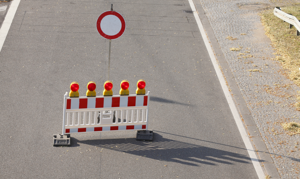 Straßensperre - Verkehrsbehinderung, temp. Fahrplanänderung